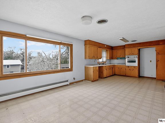 5th image of 1206 Skyview Dr