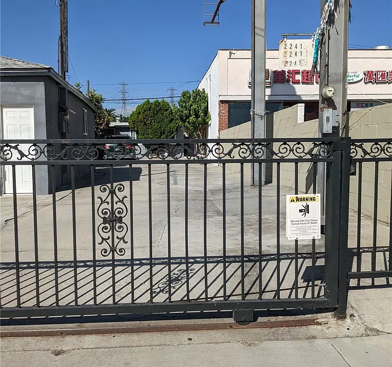 2243 San Gabriel Blvd