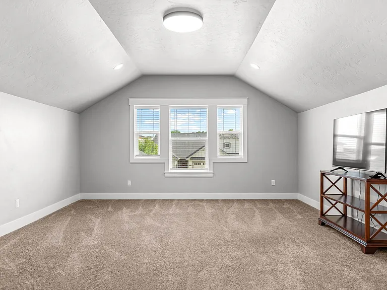 2934 E Murchison St — Photo 23
