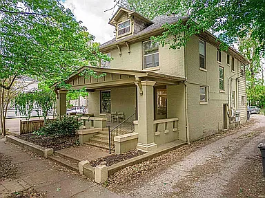 410 SE 2nd St #3 Photo 1