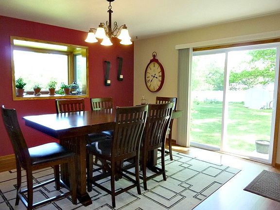 4th image of 903 Dalmar Dr