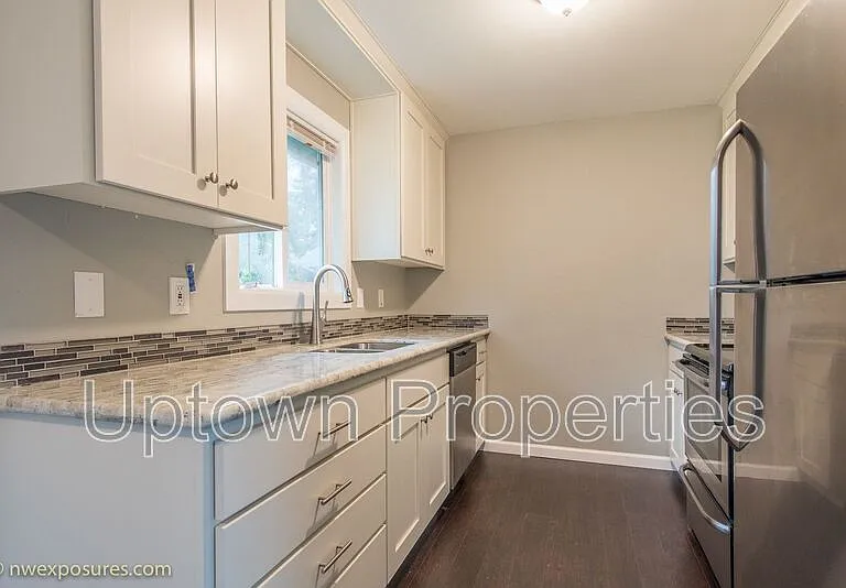 8105 SW Thorn St — Photo 7