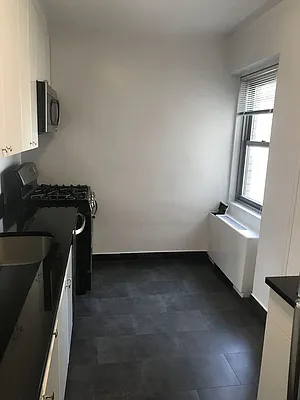 Rented by Carlyle Property Management | media 6