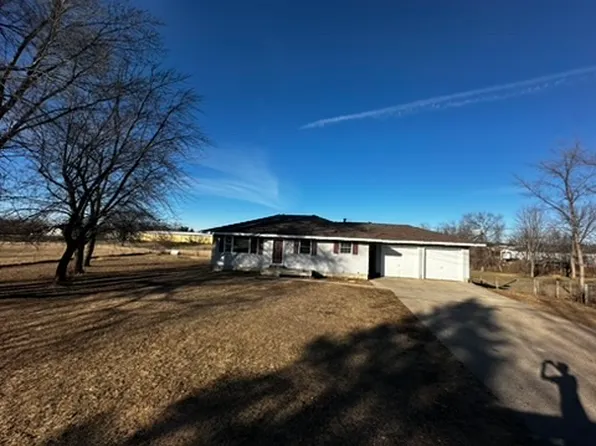 716 15th Ave SE, Dyersville, IA 52040