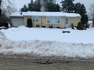 12204 Price Rd, Hebron, IL 60034