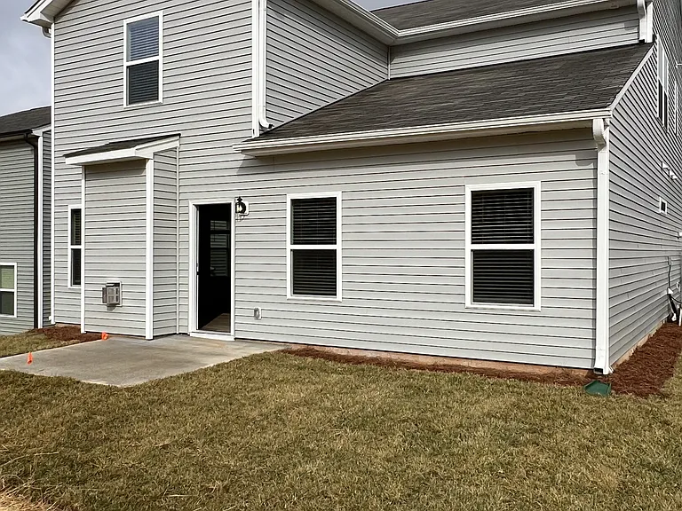 704 Mallards Down Ln — Photo 2