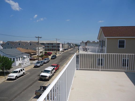 2nd image of 223 Carteret Ave #1