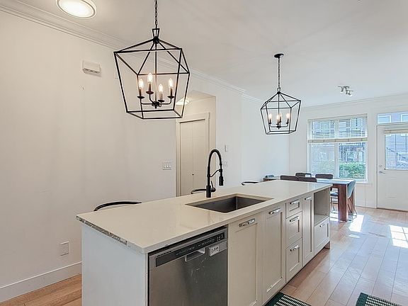 4th image of 6350 142nd St #11