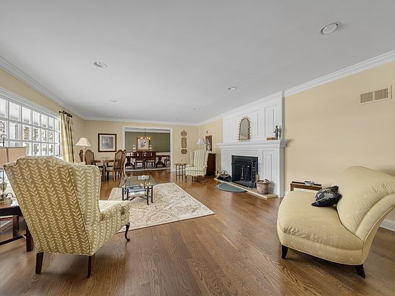 5th image of 603 Palladium Dr E