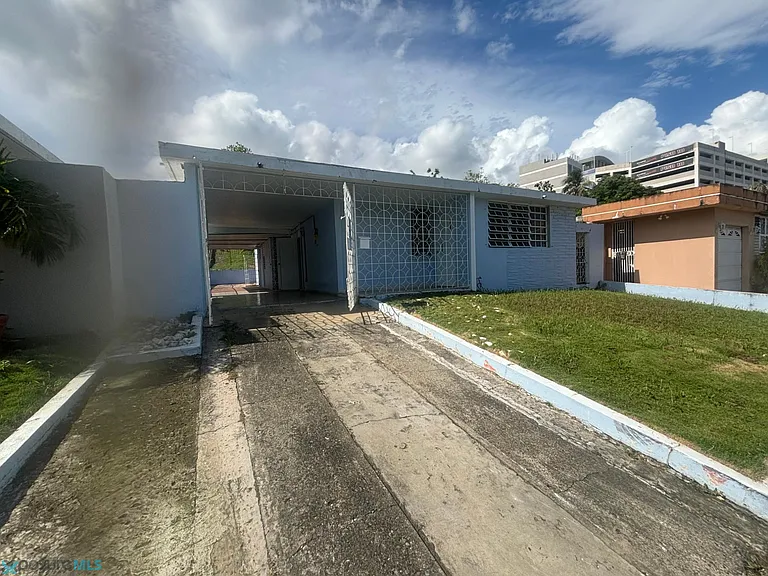 2 Calle 8 #G — Photo 37