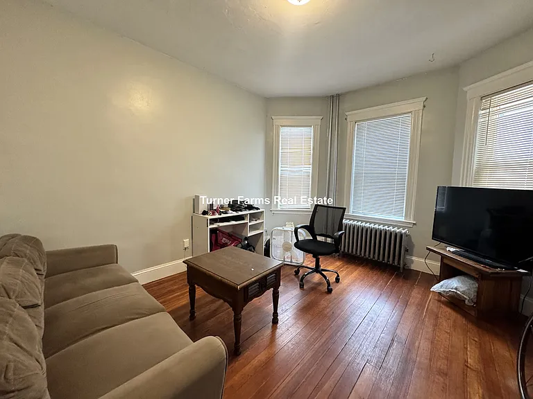 13-15 Cawfield St #1 — Photo 4