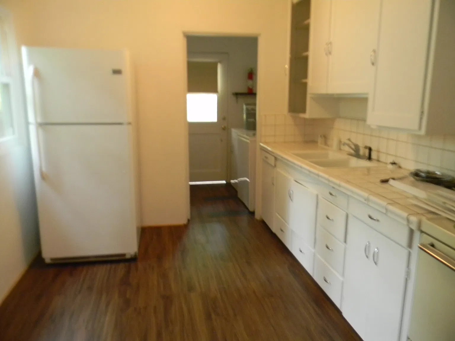 2 bed, 1.0 bath, $1,300 — Photo 3