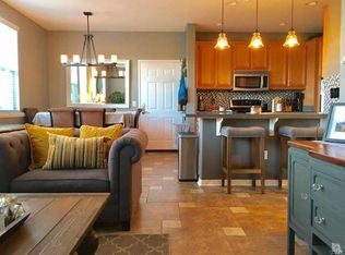 208 Riverdale Ct APT 701, Camarillo, CA 93012