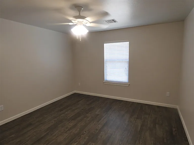 409 Vail Cir — Photo 15
