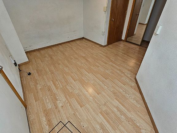 4th image of 2503 Olive St APT 4