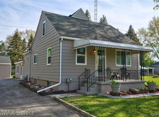 2402 E Bergin Ave, Burton, MI