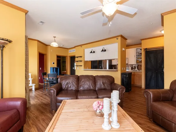 8601 Westown Pkwy Unit 17216, West Des Moines, IA 50266