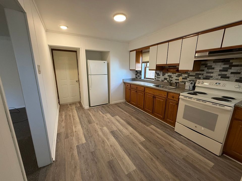 1st image of 7428 Irvine St Floor 2