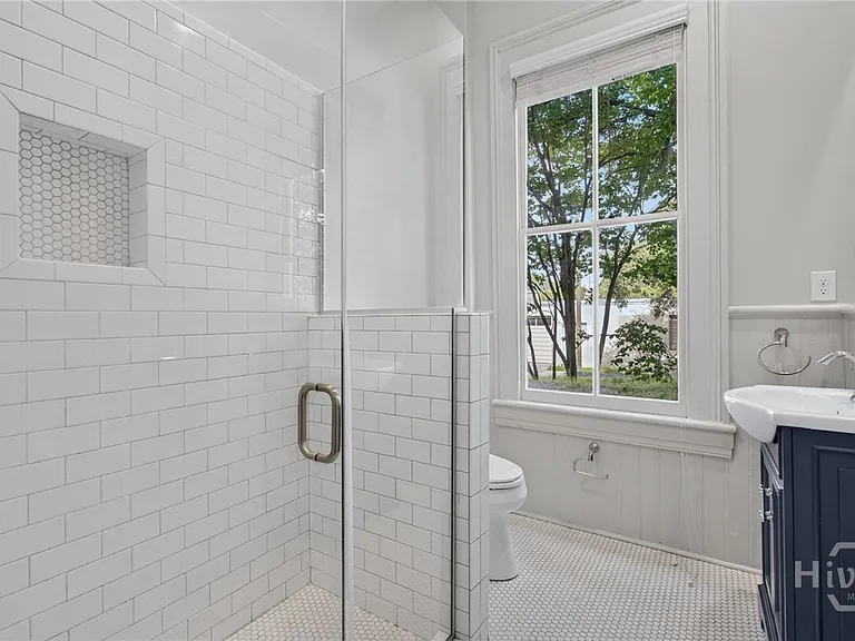 902 Barnard St — Photo 28