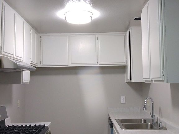 4th image of 9205 Van Nuys Blvd #103