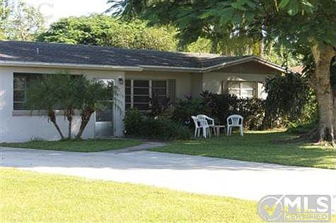 3rd image of 6225 Saint Andrews Cir N