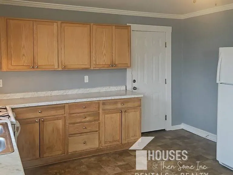 3 Bradley St — Photo 4