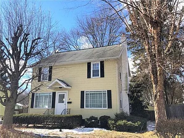 4 Donald Pl, Liverpool, NY 13090