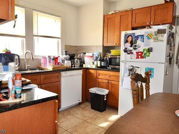 5th image of 119 Winslow Pl