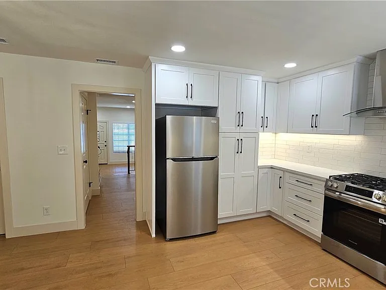 121 N Muscatel Ave — Photo 12