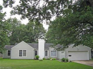 5880 Louis Dr, North Olmsted, OH 44070