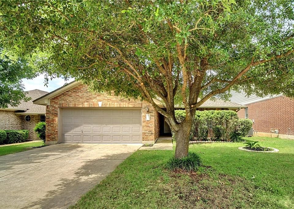 1st image of 2719 Silver Spur Ln