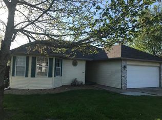 411 Wampler Dr, Clever, MO 65631