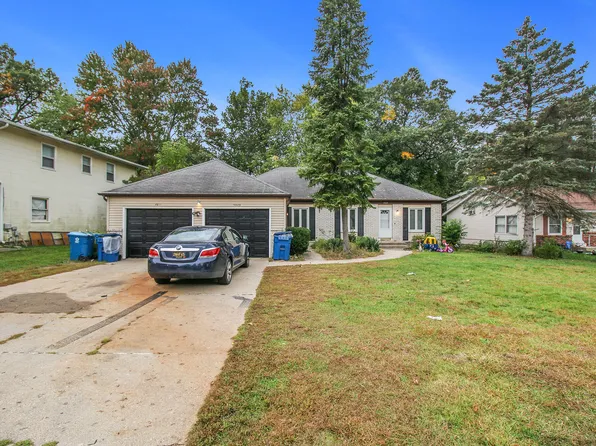 5909-5911 Ridgebrook Ave SE, Grand Rapids, MI 49508