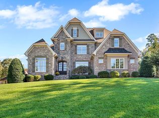 2212 Garden View Ln, Matthews, NC 28104