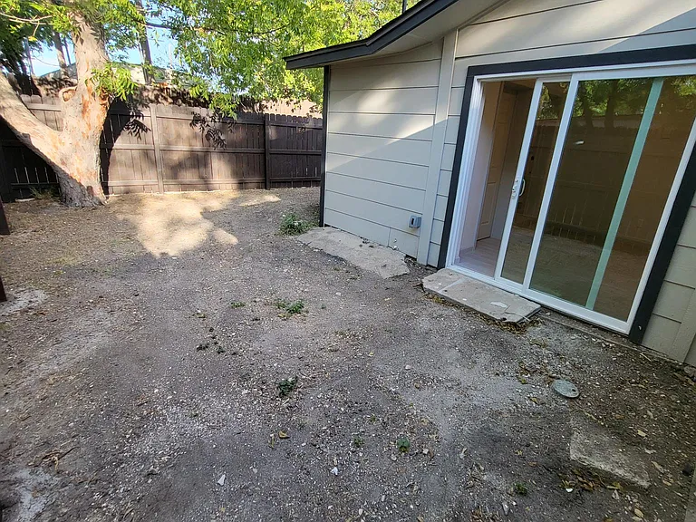 2417 Castroville Rd #1104 — Photo 21