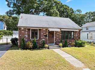 6 Park Square Ave, Riverside, RI 02915