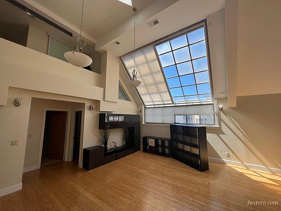 2nd image of 535 Broadway