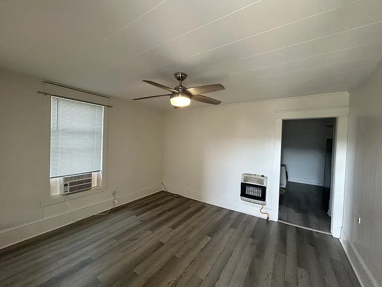 2305 Jefferson Ave — Photo 2