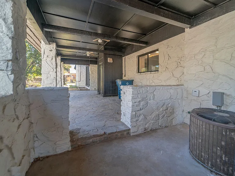 3120 Shadybrook Dr — Photo 7
