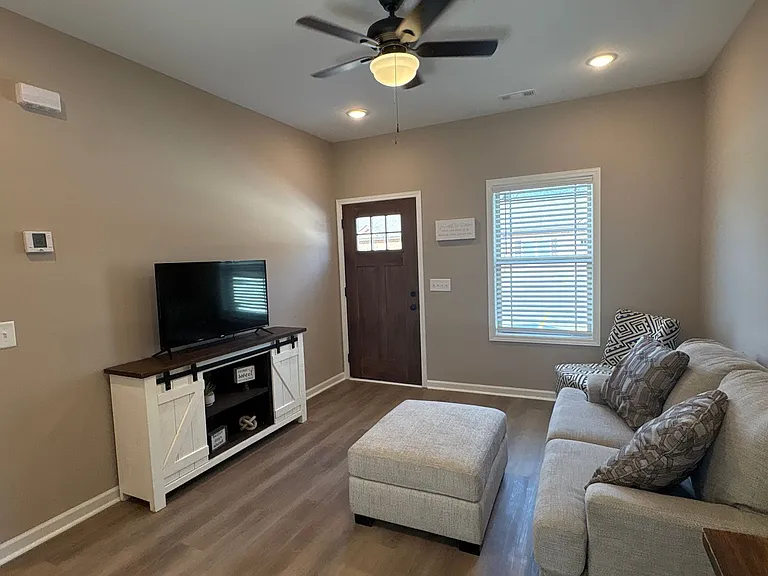 404 Cedar Lane — Photo 8