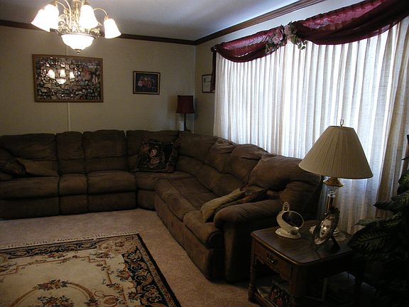 3rd image of 205 N County Road 500 W