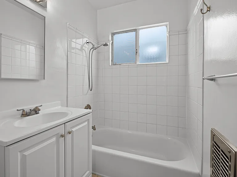 147 N La Peer Dr #6 — Photo 12
