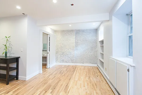 Rented by Voro NYC | media 10