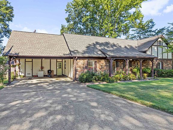 2nd image of 2623 Surrey Wood Dr