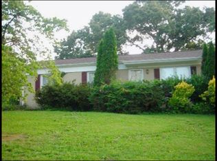 2225 Round Tree Dr, Knoxville, TN 37923