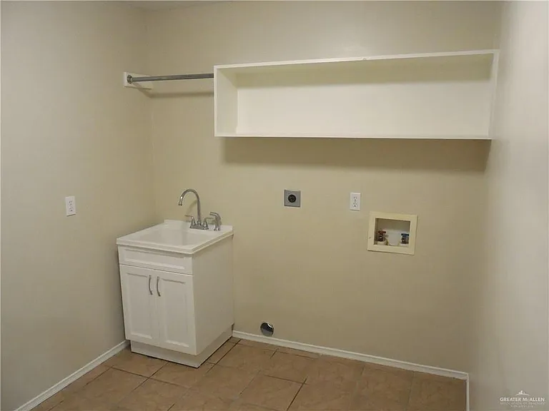 118 E Iris Ave — Photo 28
