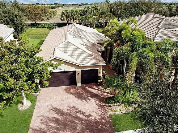 4th image of 8057 Emerald Winds Cir
