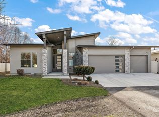 514 W Carnelian Ln, Eagle, ID 83616