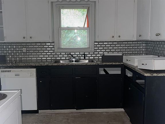 5th image of 1204 NW Carroll Dr