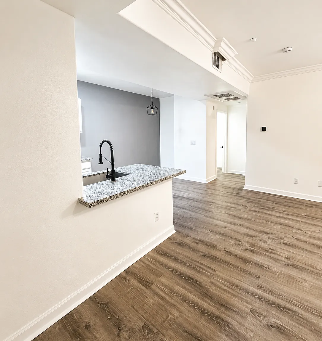 2 bed, 1159 sqft, $2,500 — Photo 2